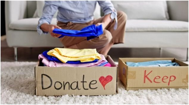 What Decluttering Habits Make Minimalist Living Ideas for Beginners Stick?