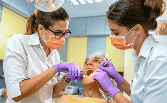 Things to Know Before Undergoing a Tooth Extraction in Selkirk