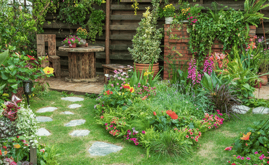 Thrifty Gardening: Clever Ideas for a Gorgeous Outdoor Space